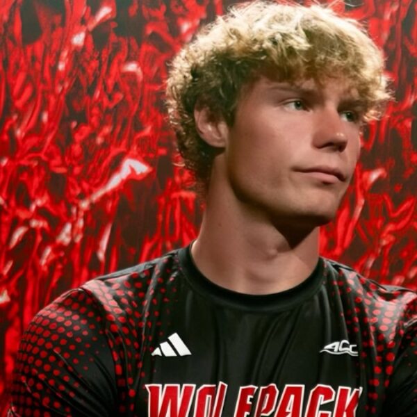 Logan Erb seguirá en Houston