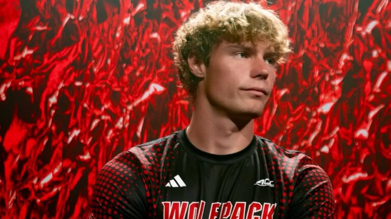 Logan Erb seguirá en Houston