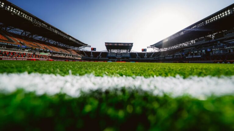 El partido entre Houston Dynamo y New England en la MLS ha sido reprogramado.