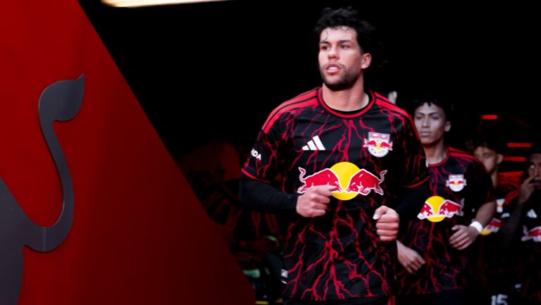 NY RED BULLS y su jugador Cade Cowell en la MLS.