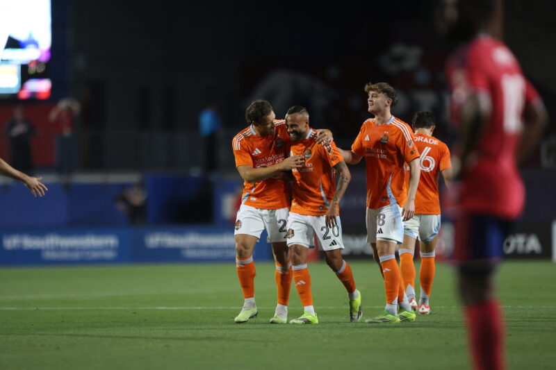 Guilherme atacante de Houston Dynamo, entre lo mejor de la jornada.