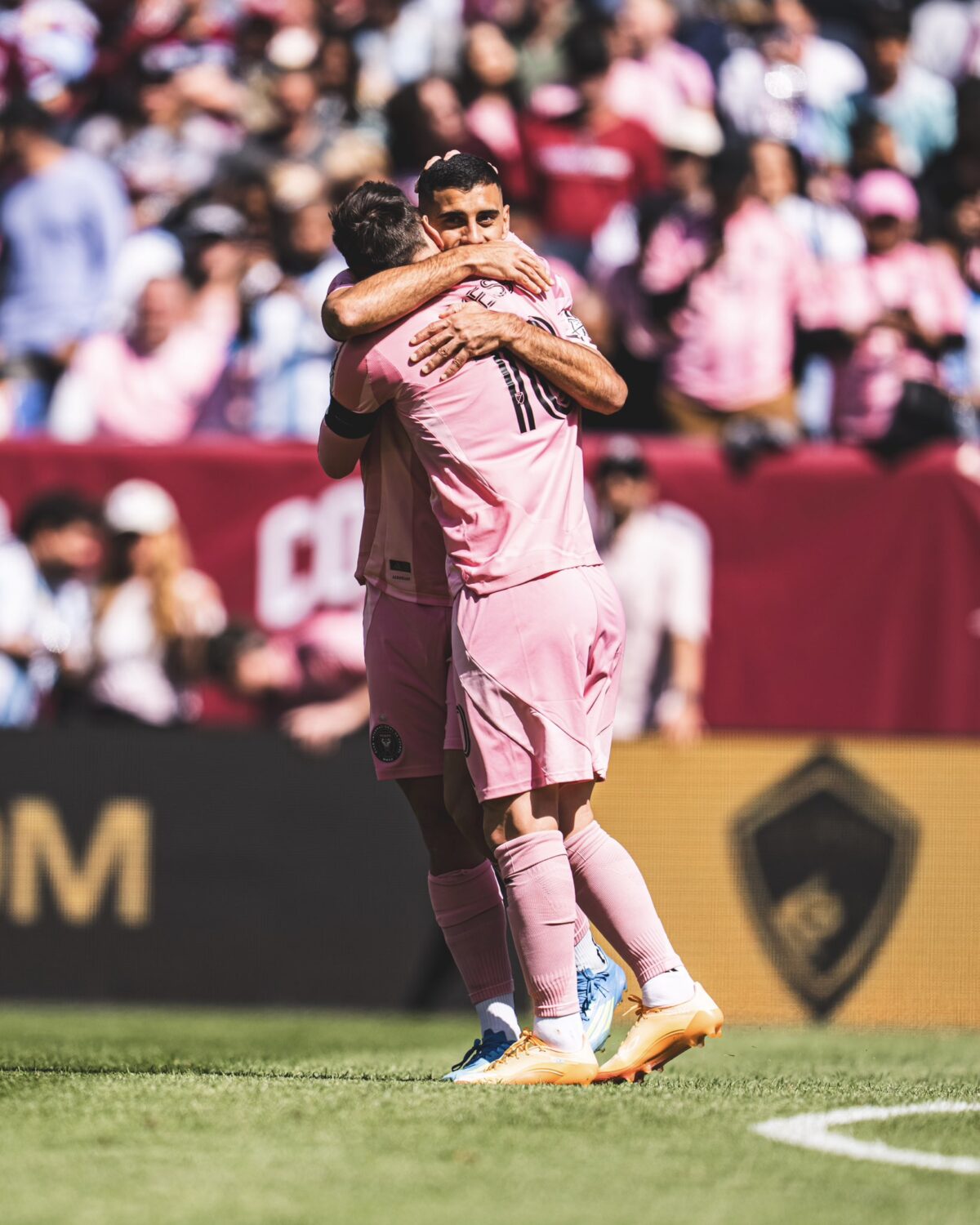 Messi y Berterame los anotadores de los goles. 