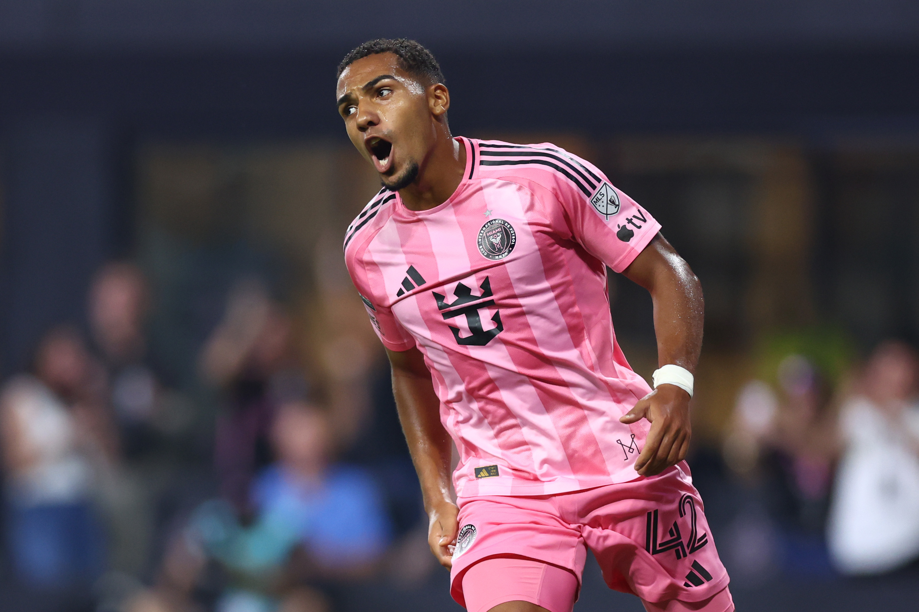 Yannick Bright celebra su gol con Inter Miami ante León